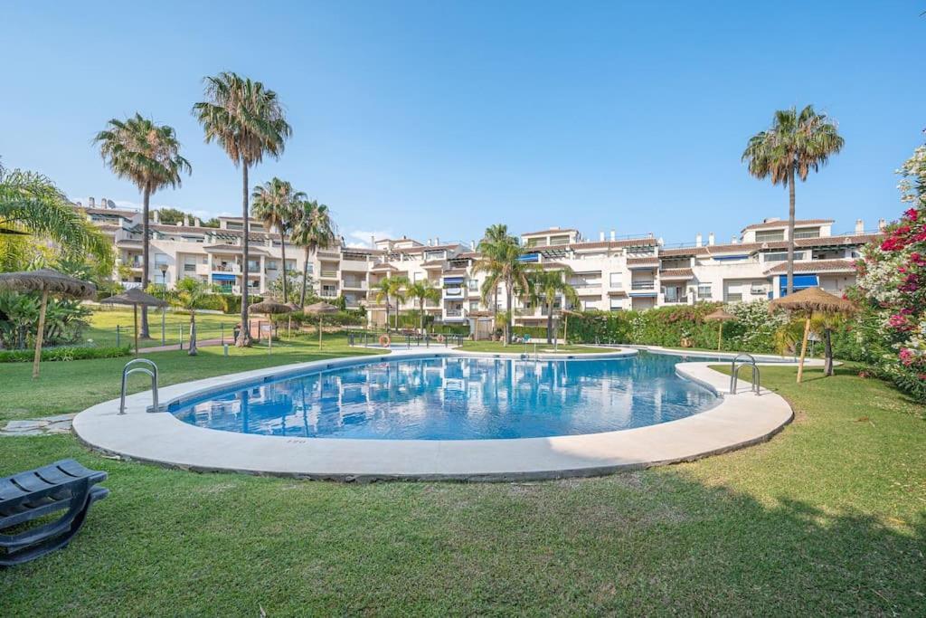 Apartamento Flat -puerto Banus -6 A 8 Persons-pool-parking Marbella